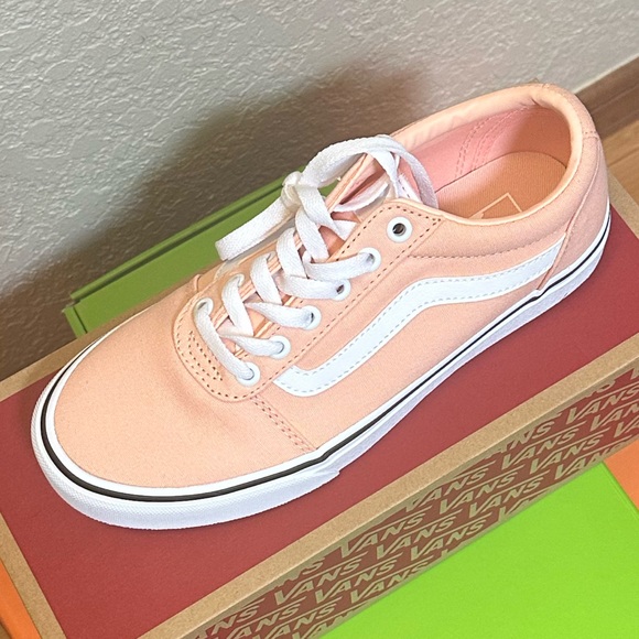 NIB - Vans Ward Lo Sneaker - Women's size 8 - Picture 5 of 6